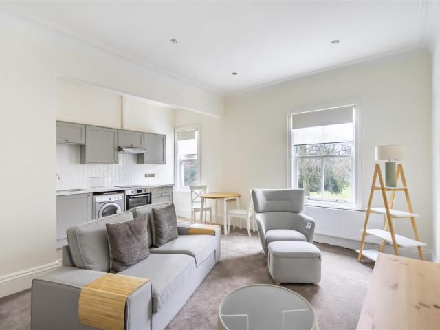 Apartment at Markham Crescent, York