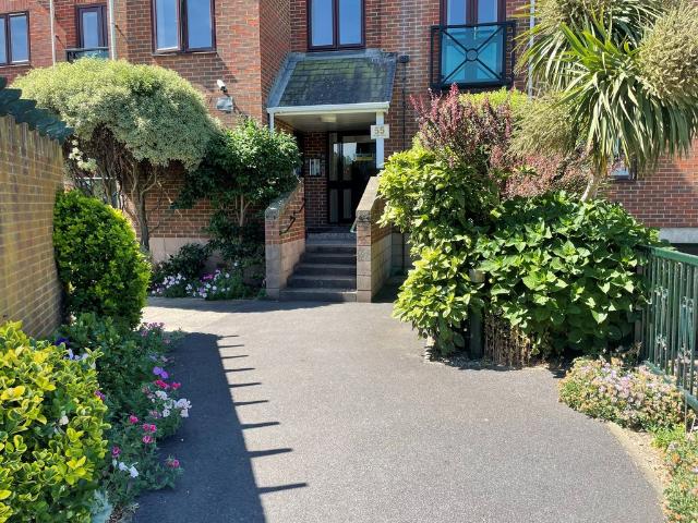 Apartment at Marine Parade West, Lee on the Solent