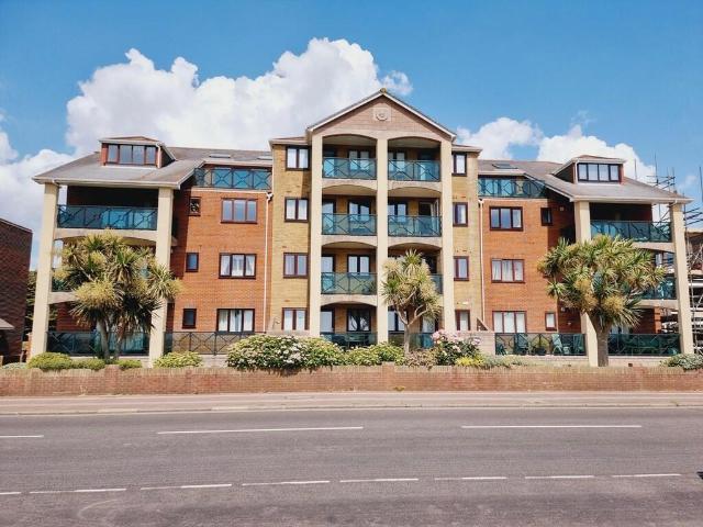 Apartment at Marine Parade West, Lee on the Solent