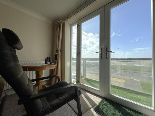 Apartment at Marine Parade East, Lee on the Solent