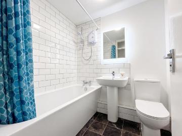 Flat to rent in North East - Equipped kitchen