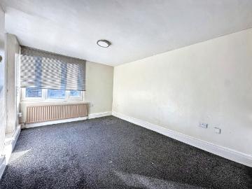 Flat to rent in North East - Equipped kitchen