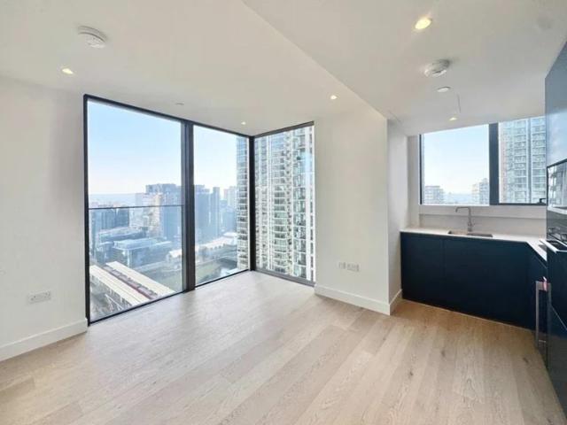 Apartment at Marsh Wall, Greater London