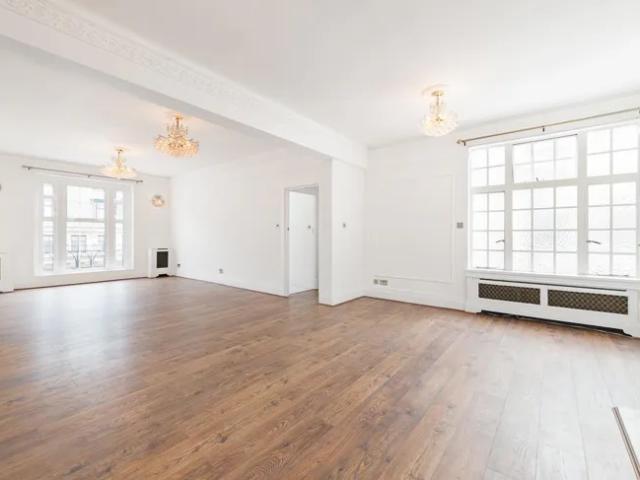 Apartment at Baker Street, City of Westminster