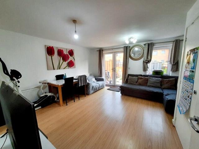Apartment at Masthead Close, Dartford