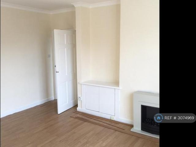 Apartment at Mcgregor Avenue, Stevenston