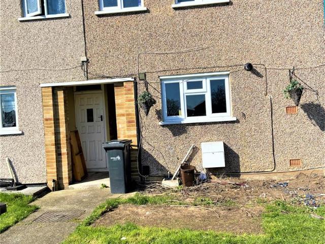 apartment at Meyer Green, Enfield