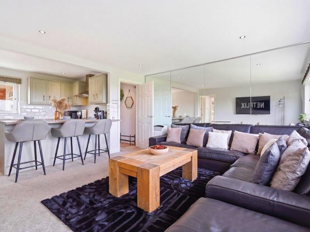 Apartment at Meadow Drive, Metropolitan Borough of Solihull