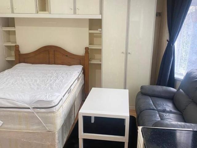 Apartment at Melfort Road, Greater London