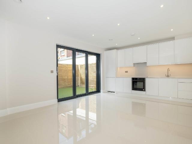 Apartment at Merton Road, Greater London
