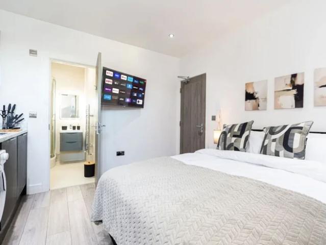 Apartment at Mitcham Road, Greater London