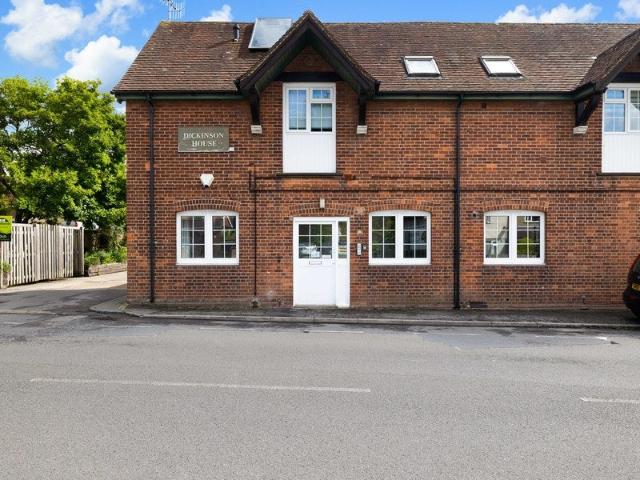 Apartment at Mid Street, South Nutfield