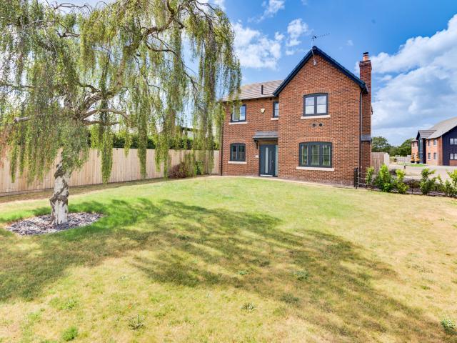 Apartment at Middlewich Road, Walleys Green