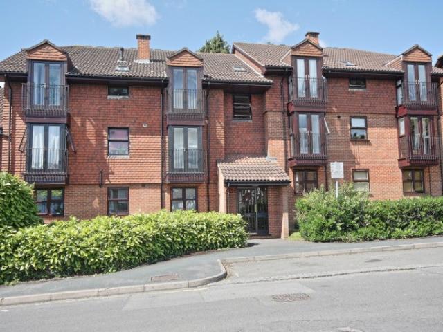 Apartment at Midhope Road, Woking