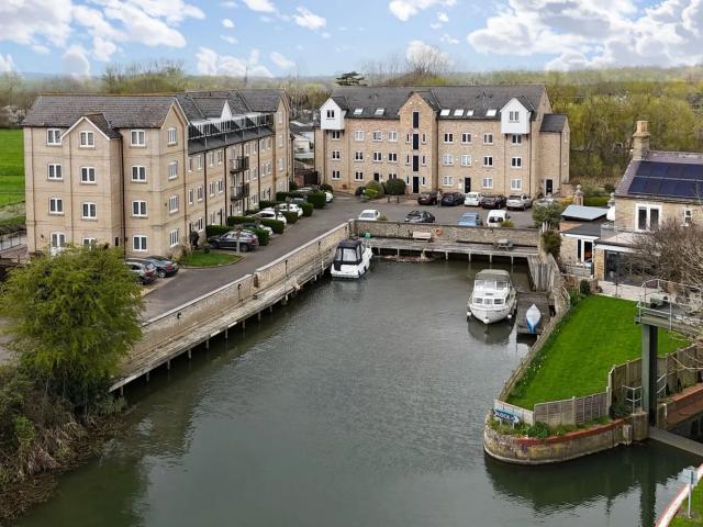 Apartment at Mill Hill Road, Huntingdonshire