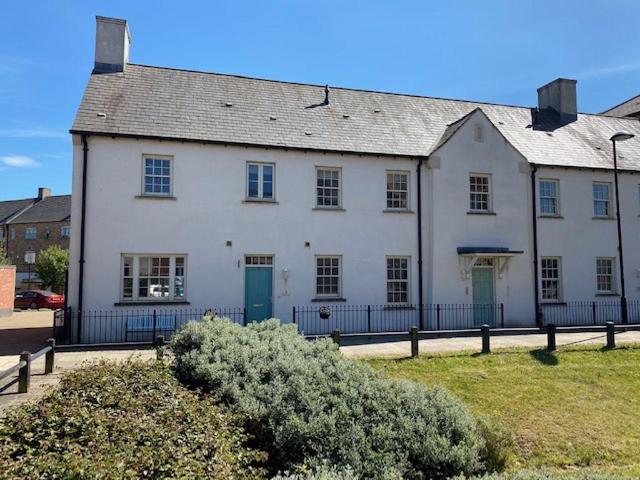 Apartment at Mill Pond Drive, Upton