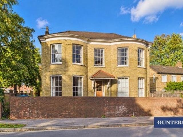 Apartment at Millbrook Road West, Southampton