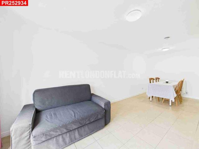 Apartment at Millennium Drive, Greater London