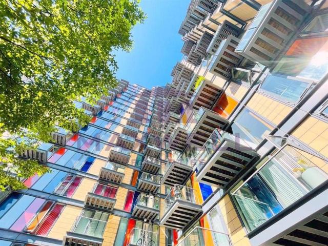 Apartment at Millharbour, Greater London
