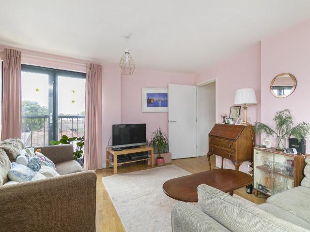 Apartment at Millstone Close, Greater London