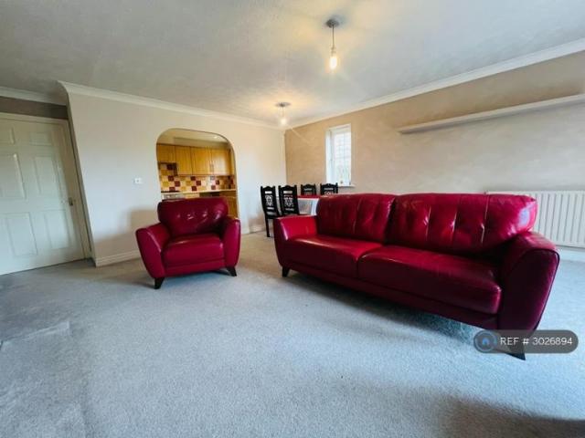 Apartment at Minster Drive, Bradford