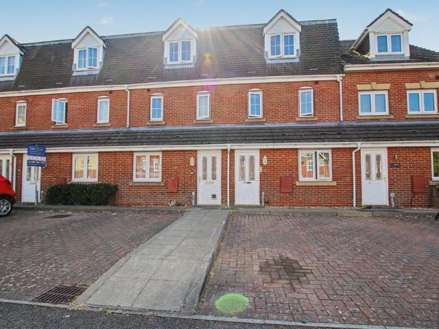 Apartment at Mirabella Close, Southampton