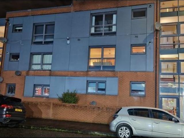 Apartment at Muirend Avenue, Glasgow