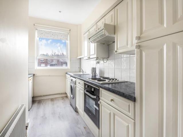 Apartment at Muswell Hill Road, Greater London