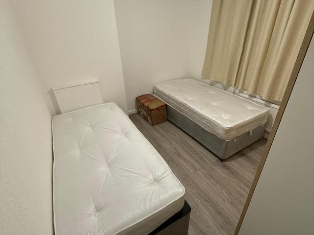 Apartment at Norbury Avenue, Greater London