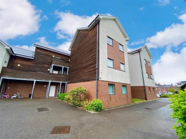 Apartment at Norham Road, North Tyneside