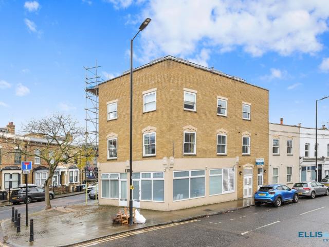 Apartment at Northwold Road, Greater London