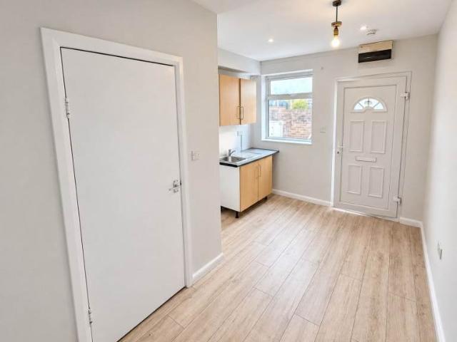 Apartment at North Circular Road, Greater London