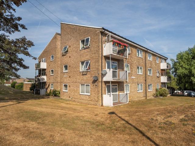 Apartment at North Heath Lane, Horsham