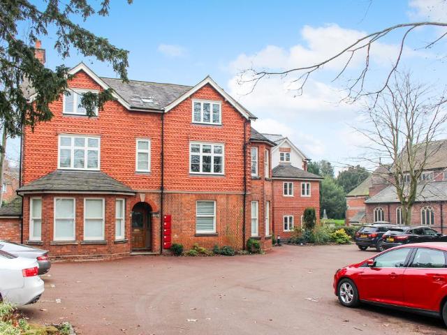 Apartment at Northesk Street, Stone