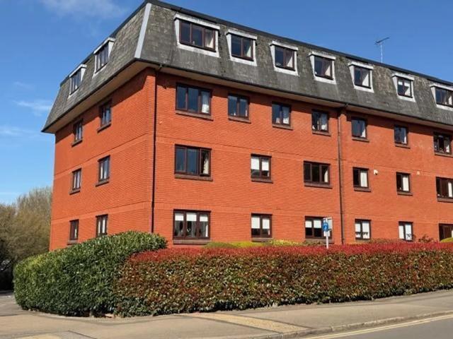 Apartment at Northfield Avenue, Kettering