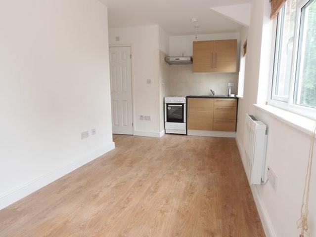 Apartment at Nether Street, Greater London