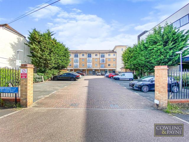 Apartment at Nevendon Road, Wickford