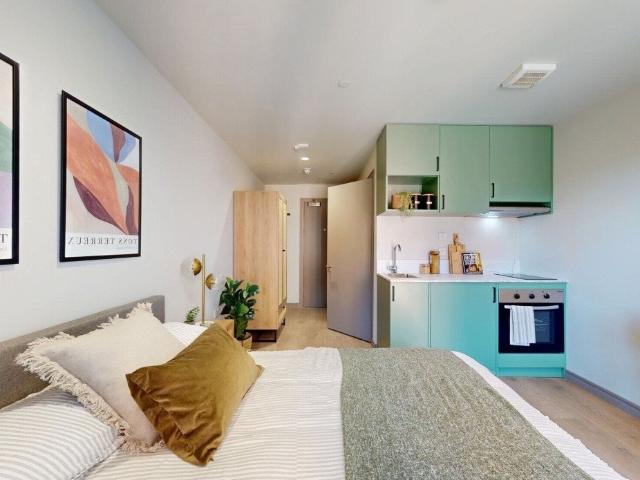 Apartment at New Chapel Road, Greater London