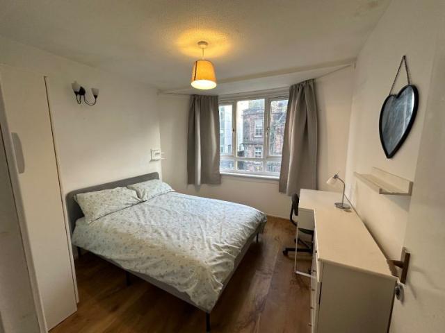 Apartment at New City Road, Glasgow