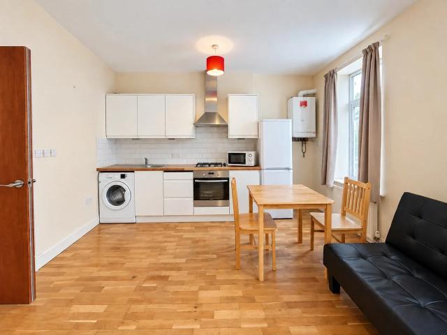Apartment at New Cross Road, Greater London