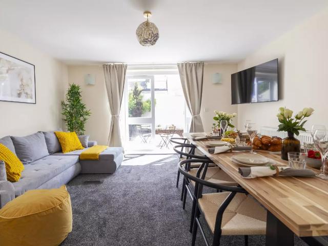 Apartment at Newton Road, Greater London