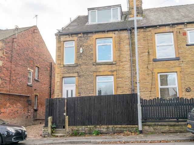 Apartment at Nepshaw Lane, Leeds