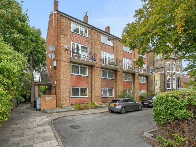 Apartment at Nightingale Lane, Greater London