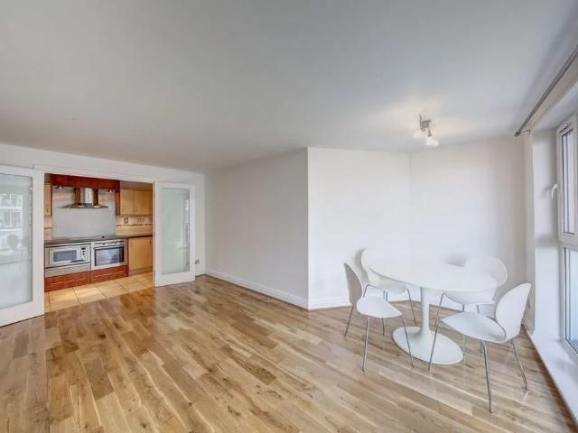 Apartment at Smugglers Way, Greater London