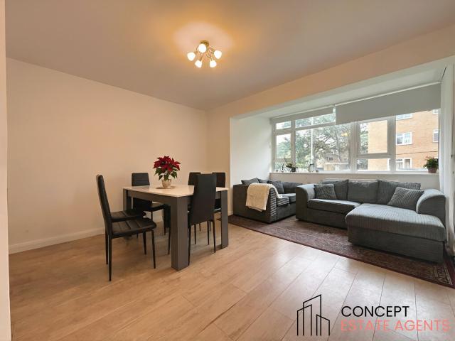 Apartment at Smithwood Close, Greater London