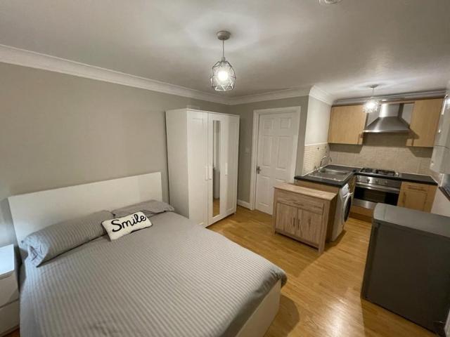 Apartment at Southwark Park Road, Greater London
