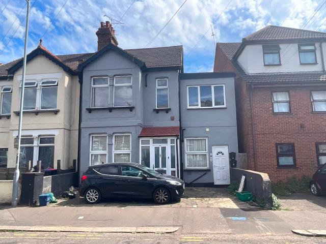 Apartment at South Avenue, Southend on Sea
