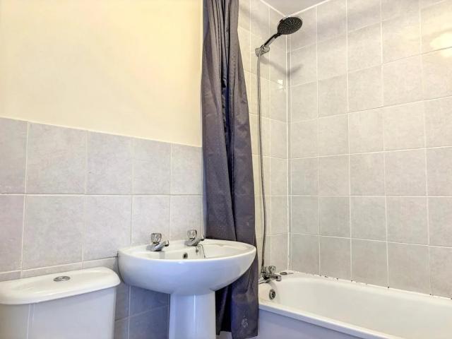 Apartment at South Parade, Wakefield