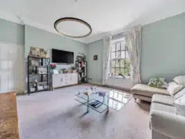 Apartment at Southlands Grove, Greater London