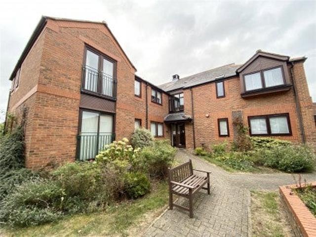 Apartment at Sadlers Walk, Dacorum